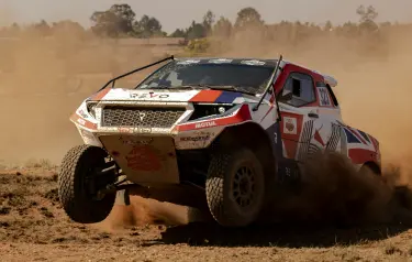 Das Auto für die Dakar-Rallye läuft auf Hochtouren